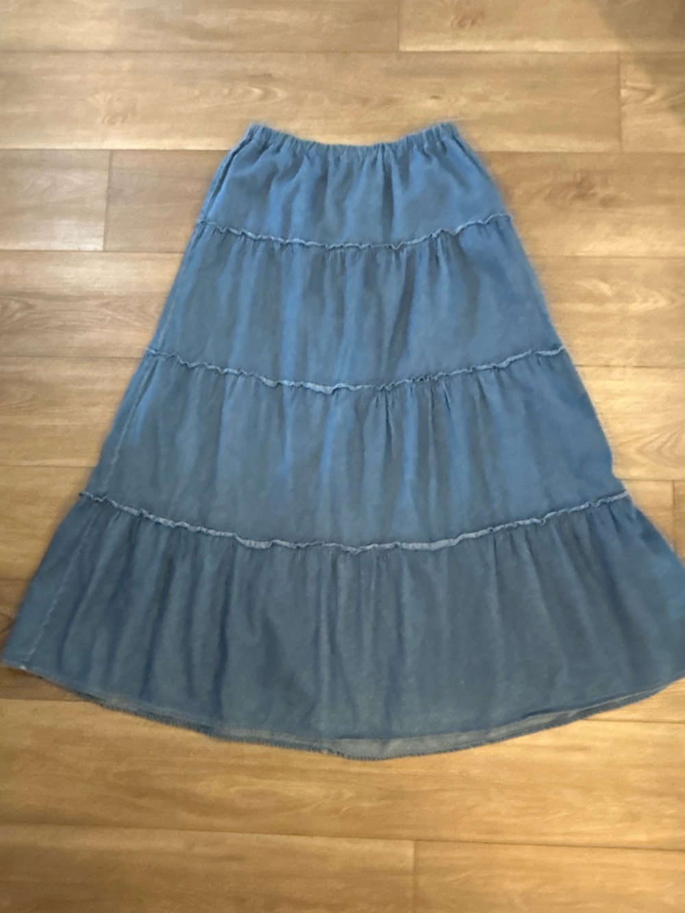 Women’s Tiered Chambray Maxi Skirt Elastic Waist Boho Blue 38.5” Long Est Size M